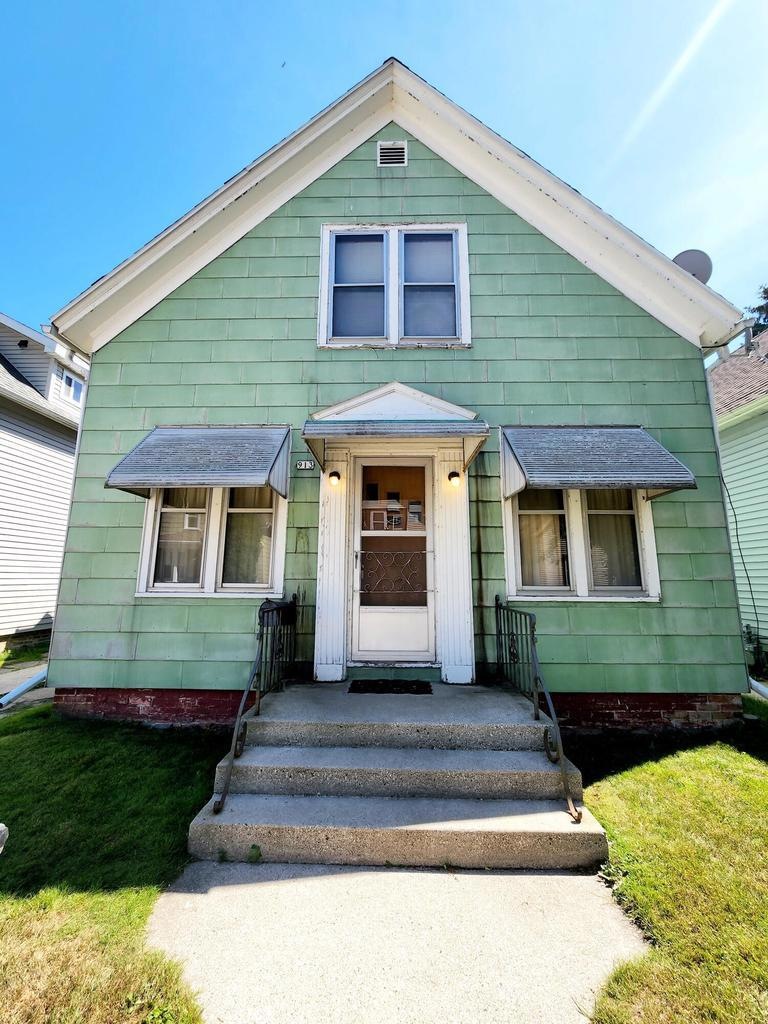 913 st James 1