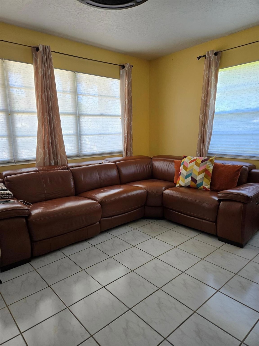For Rent $1,400/month