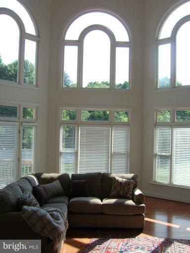 11041 Heathland Dr, Oakton, VA 22124 - photo 1