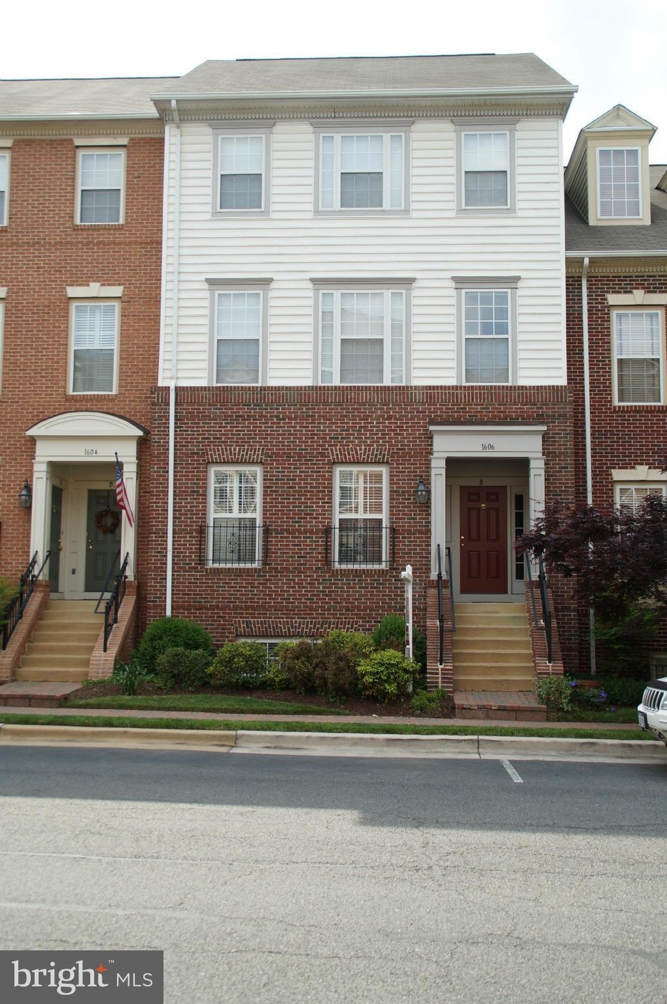 1606 Hunting Creek Dr unit A, Alexandria, VA 22314 - photo 1