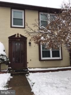 11724 Rosearbor Ct, Germantown, MD 20876 - photo 1