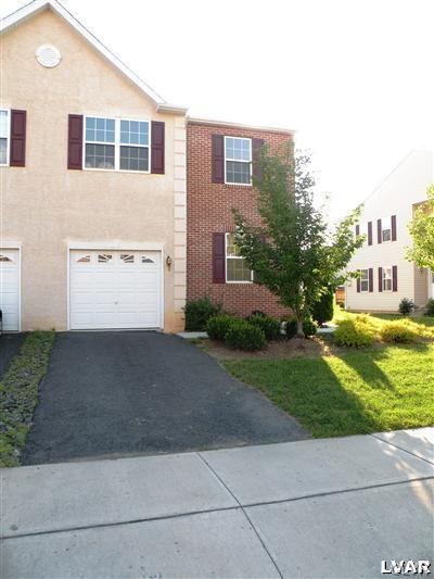3686 Clauss Dr, Macungie, PA 18062 - photo 1