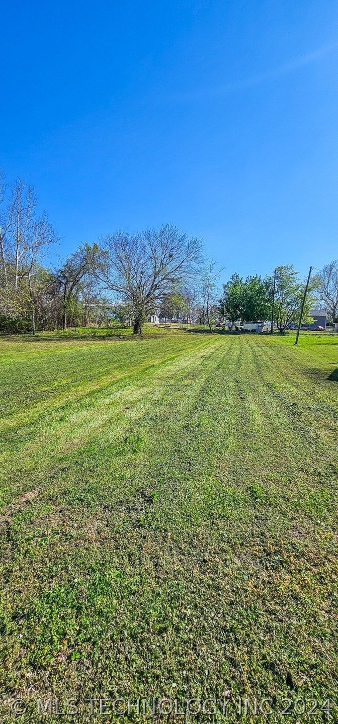 2 J C Watts Junior Ave, Eufaula, OK 74432 - photo 1