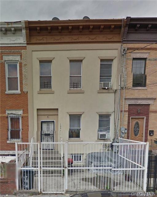 104-34 164th St, Jamaica, NY 11433 - photo 1