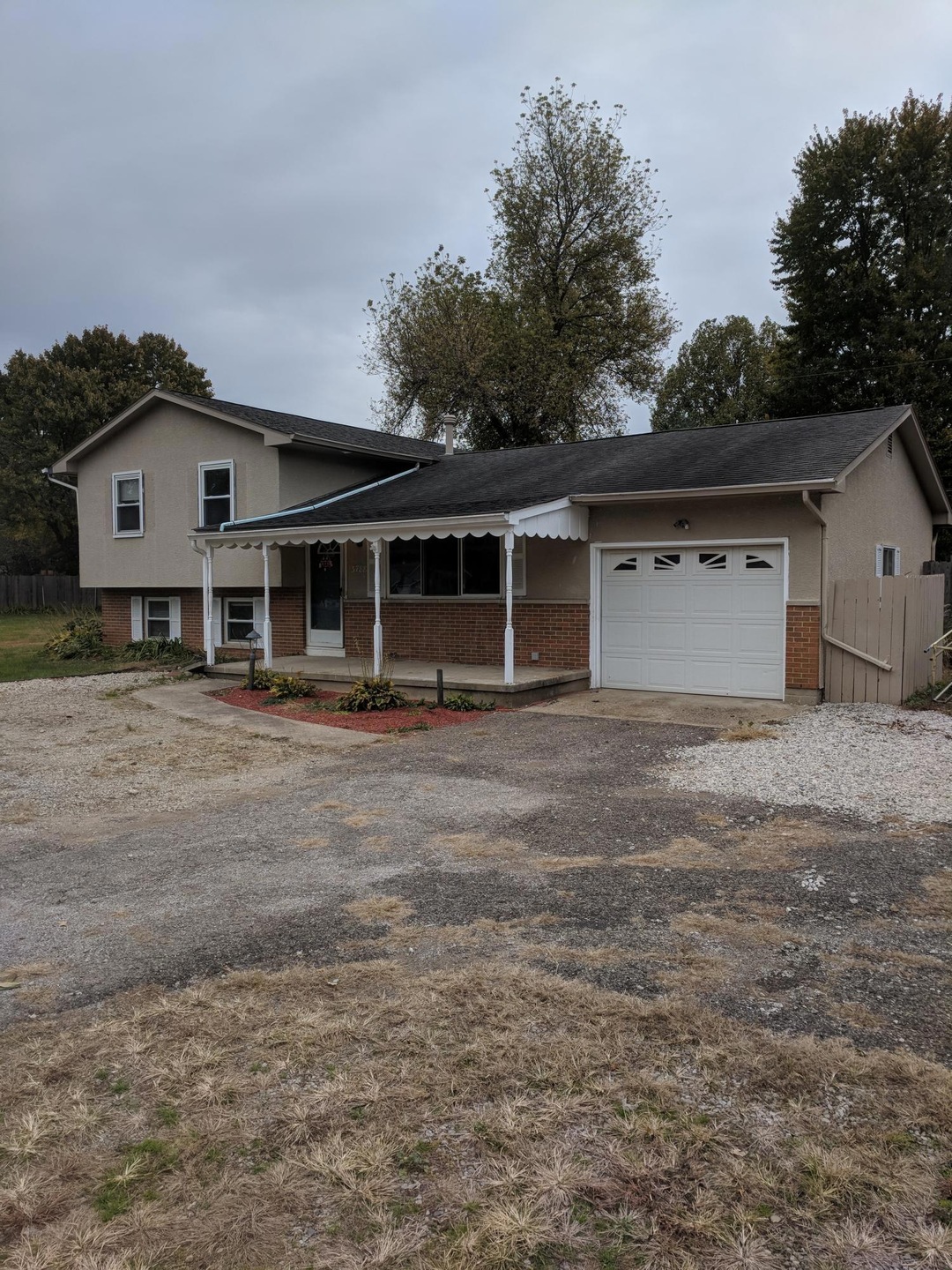 3788 Noe Bixby Rd, Columbus, OH 43232 - photo 1