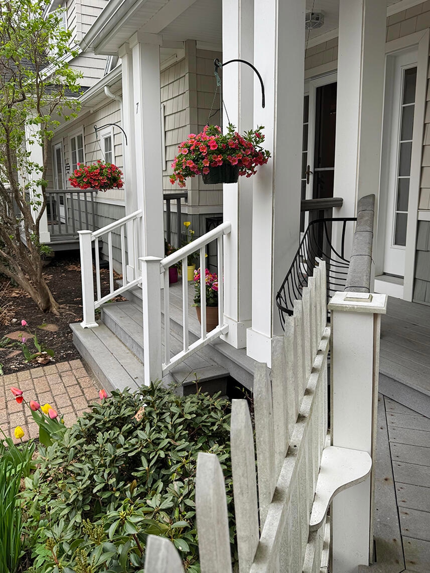 1 FRONT STEPS