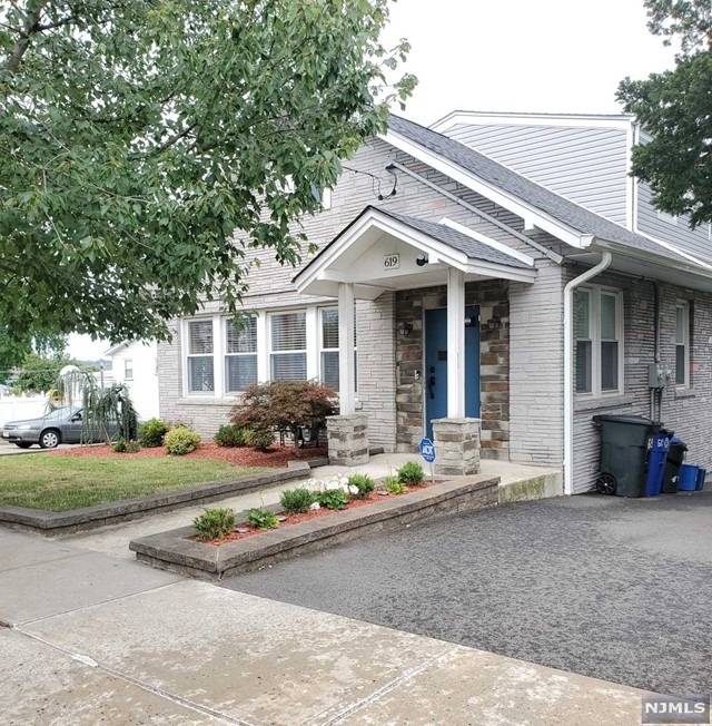 619 Chase Ave unit 1, Lyndhurst, NJ 07071 - photo 1