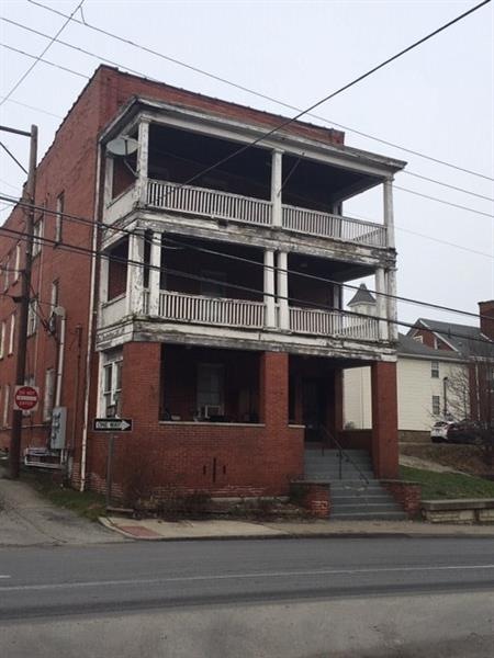 141 W Greene St, Waynesburg, PA 15370 - photo 1
