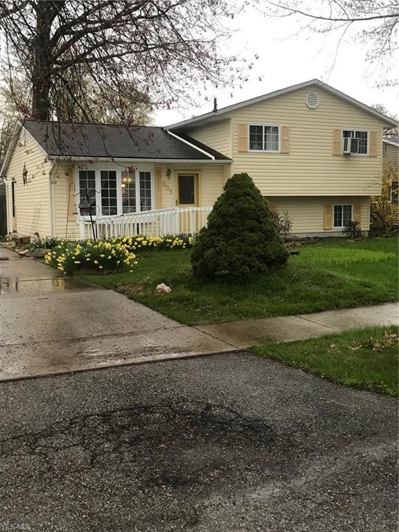 805 Kenilworth Ave, Sheffield Lake, OH 44054 - photo 1