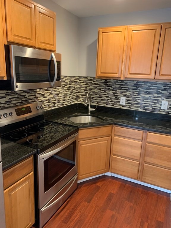 672 E Broadway unit 2, Boston, MA 02127 - photo 1