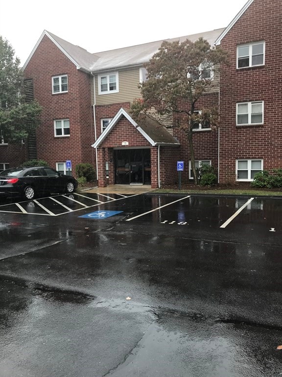 35 Longworth Ave unit 24, Brockton, MA 02301 - photo 1