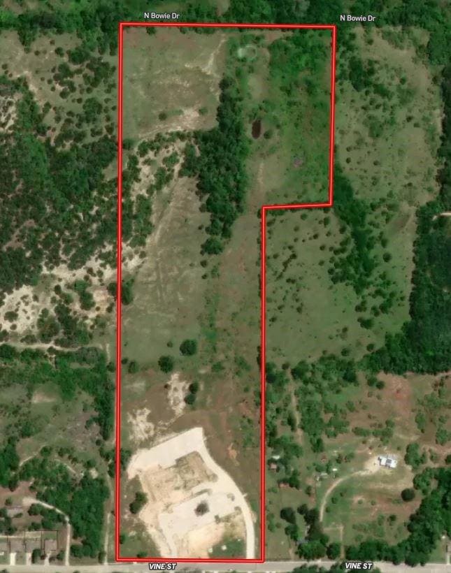 1410 Vine St, Weatherford, TX 76086 - photo 1