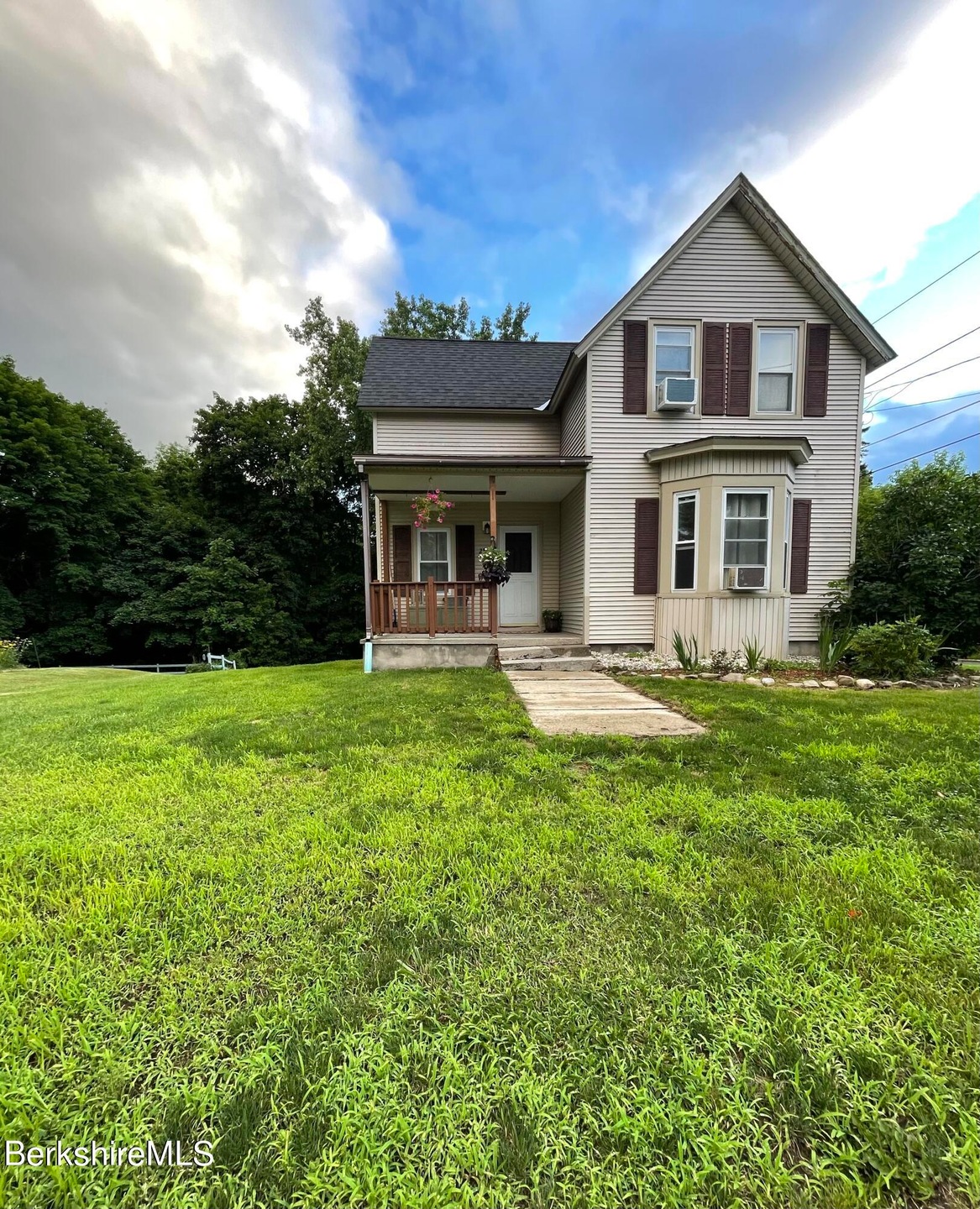 28 West St, Adams, MA 01220 - photo 1