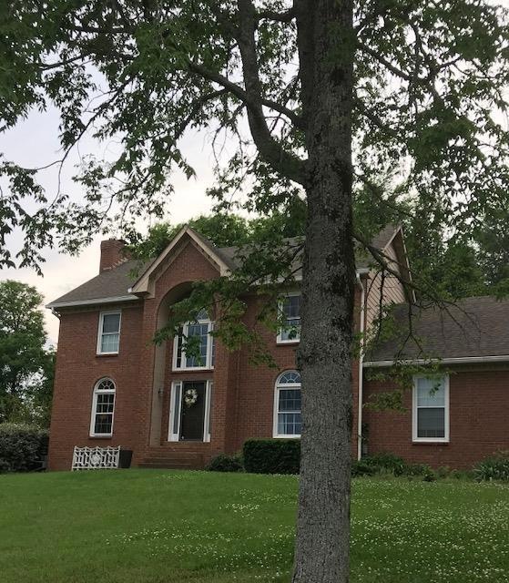 849 Stonebrook Blvd - all brick home with over a half acre lot - NICE!!