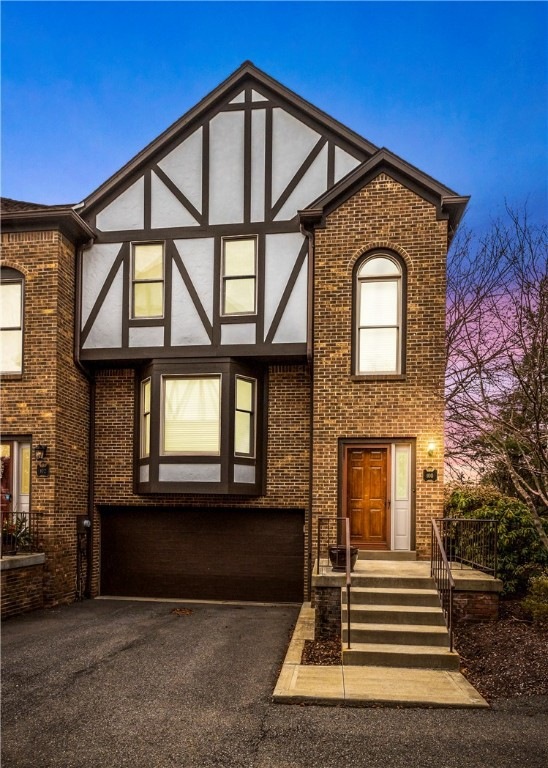 END UNIT TOWN HOME!