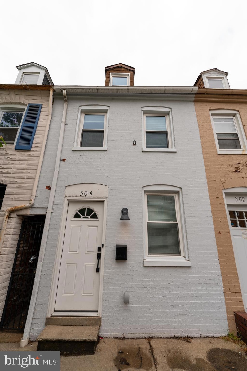 304 S Wolfe St, Baltimore, MD 21231 - photo 1