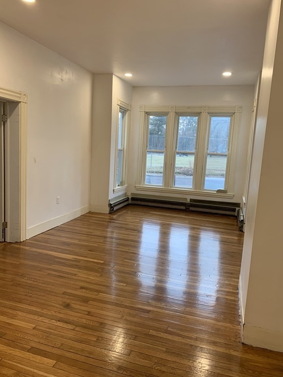 180 Lakehurst Ave unit 1, East Weymouth, MA 02189 - photo 1