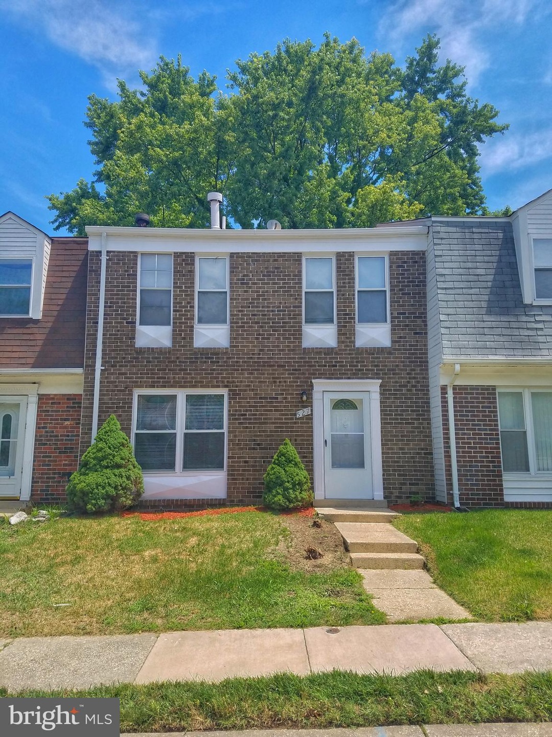 527 Peacock Dr, Hyattsville, MD 20785 - photo 1