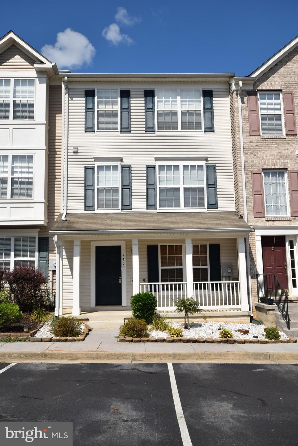 1305 Pendleton Ln, Strasburg, VA 22657 - photo 1