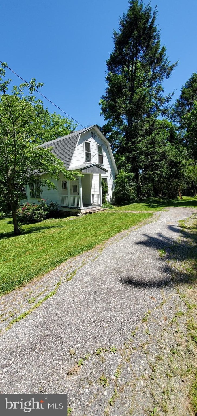 1 Midgley Ln, Phoenixville, PA 19460 - photo 1