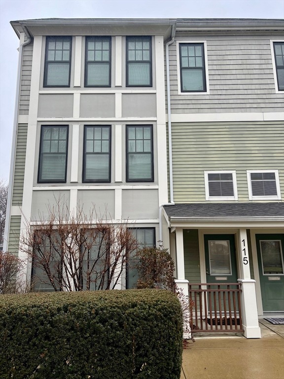 115 Crowninshield Rd unit C3, Brookline, MA 02446 - photo 1