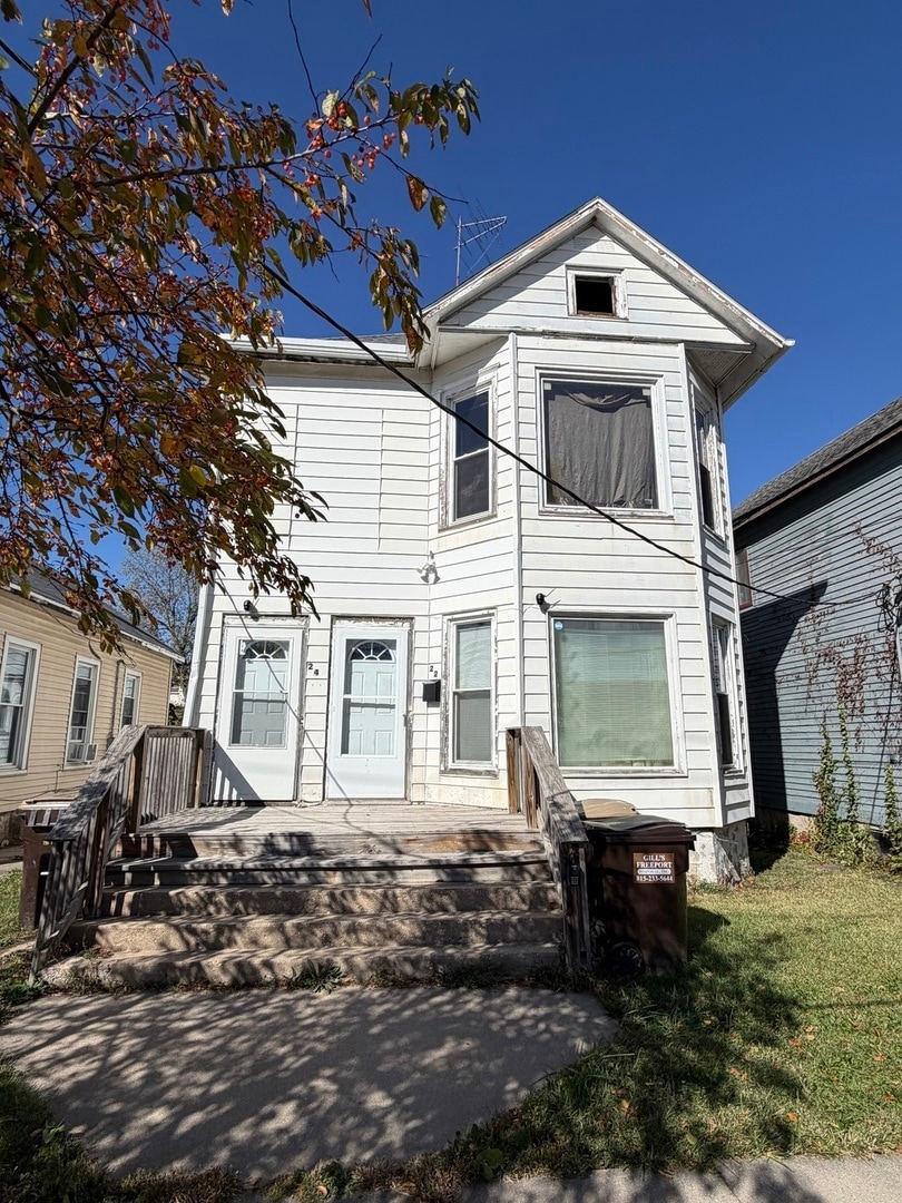 22 W Clark St unit 24, Freeport, IL 61032 - photo 1