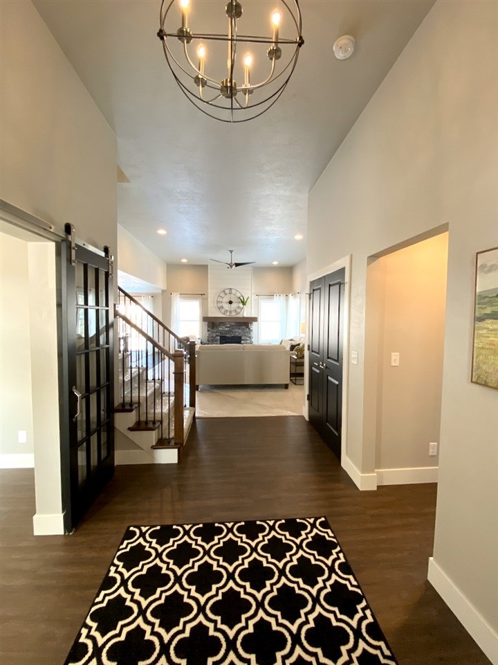 W5654 Hoelzel Way, Appleton, WI 54915 - photo 1