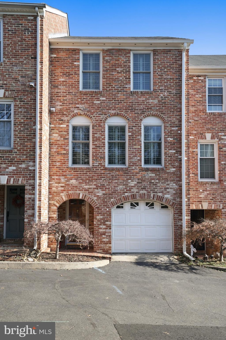 117 Shooters Ct, Alexandria, VA 22314 - photo 1