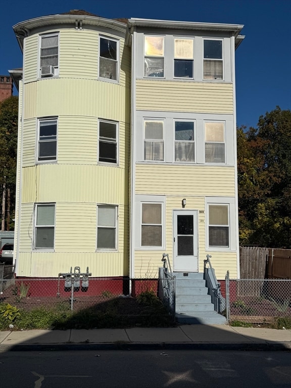 180 Canterbury St, Worcester, MA 01603 - photo 1