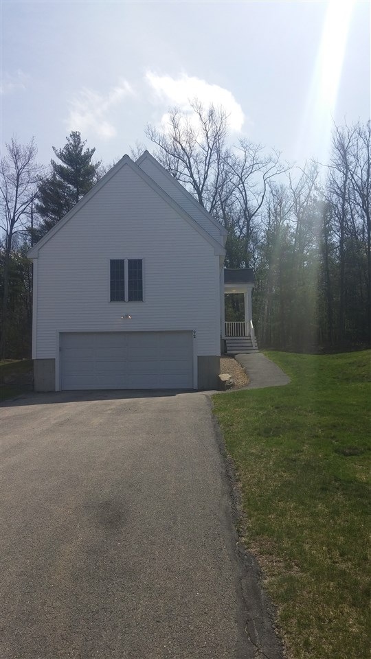 92 Barbara Ln, Hudson, NH 03051 - photo 1