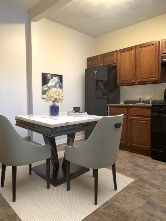 838 Western Ave unit 4, Lynn, MA 01905 - photo 1