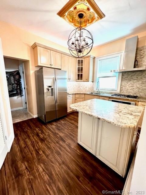 630 Kossuth St, Bridgeport, CT 06608 - photo 1