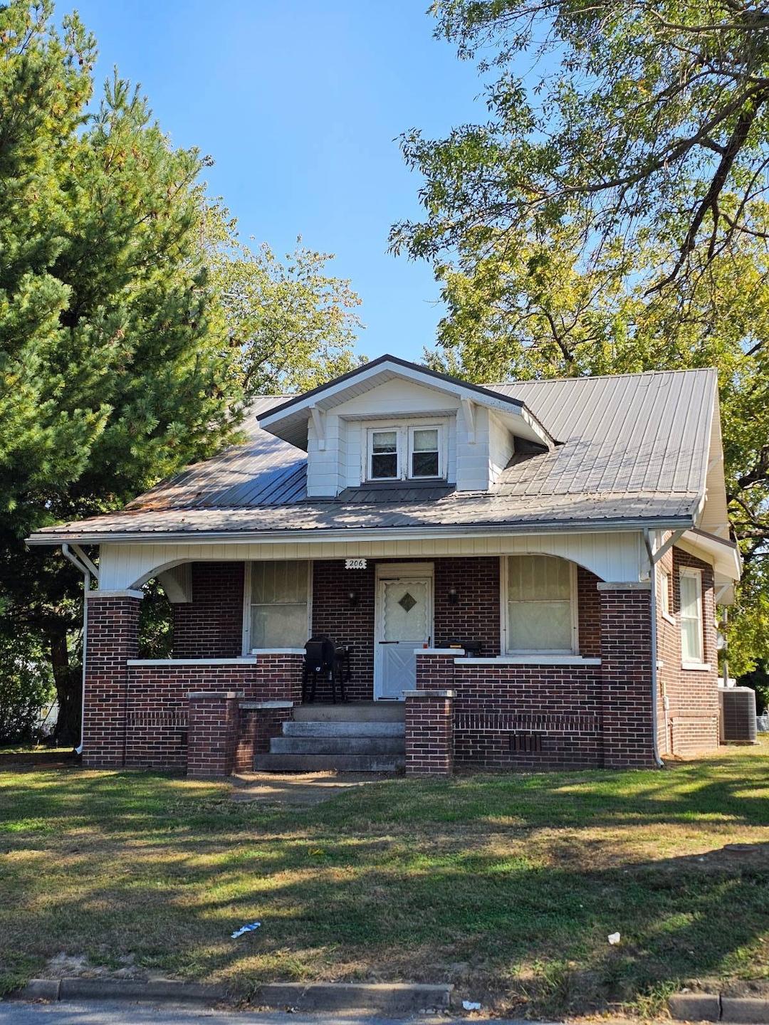 206 N Union St, West Salem, IL 62476 - photo 1