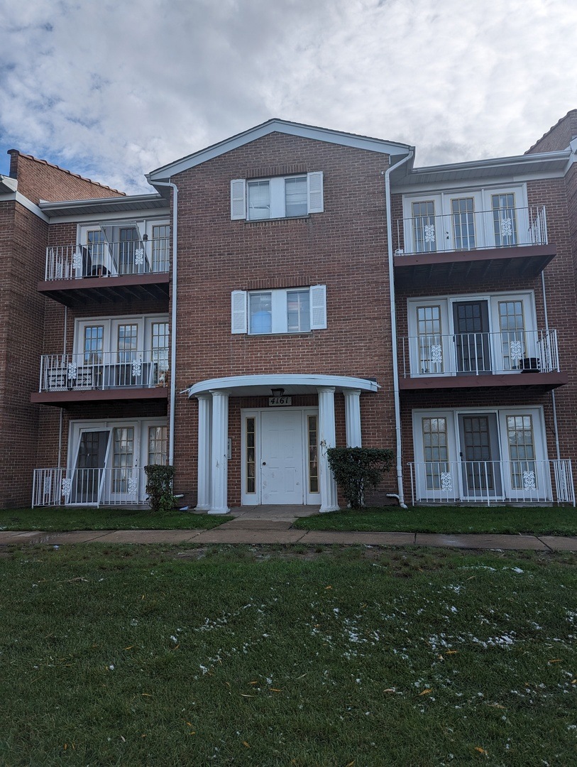 4161 Williamsburg Ct unit 101, Glenview, IL 60025 - photo 1