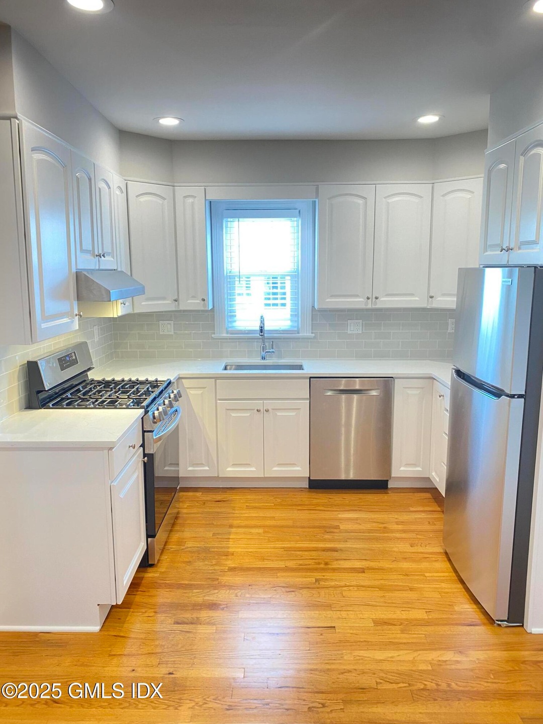 9 Sound View Ct unit 2B, Greenwich, CT 06830 - photo 1