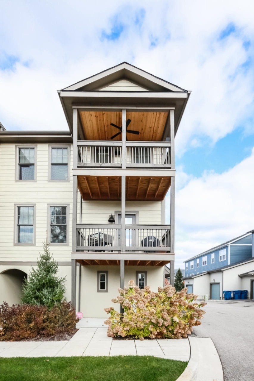 003-Front_View-5018374-medium
