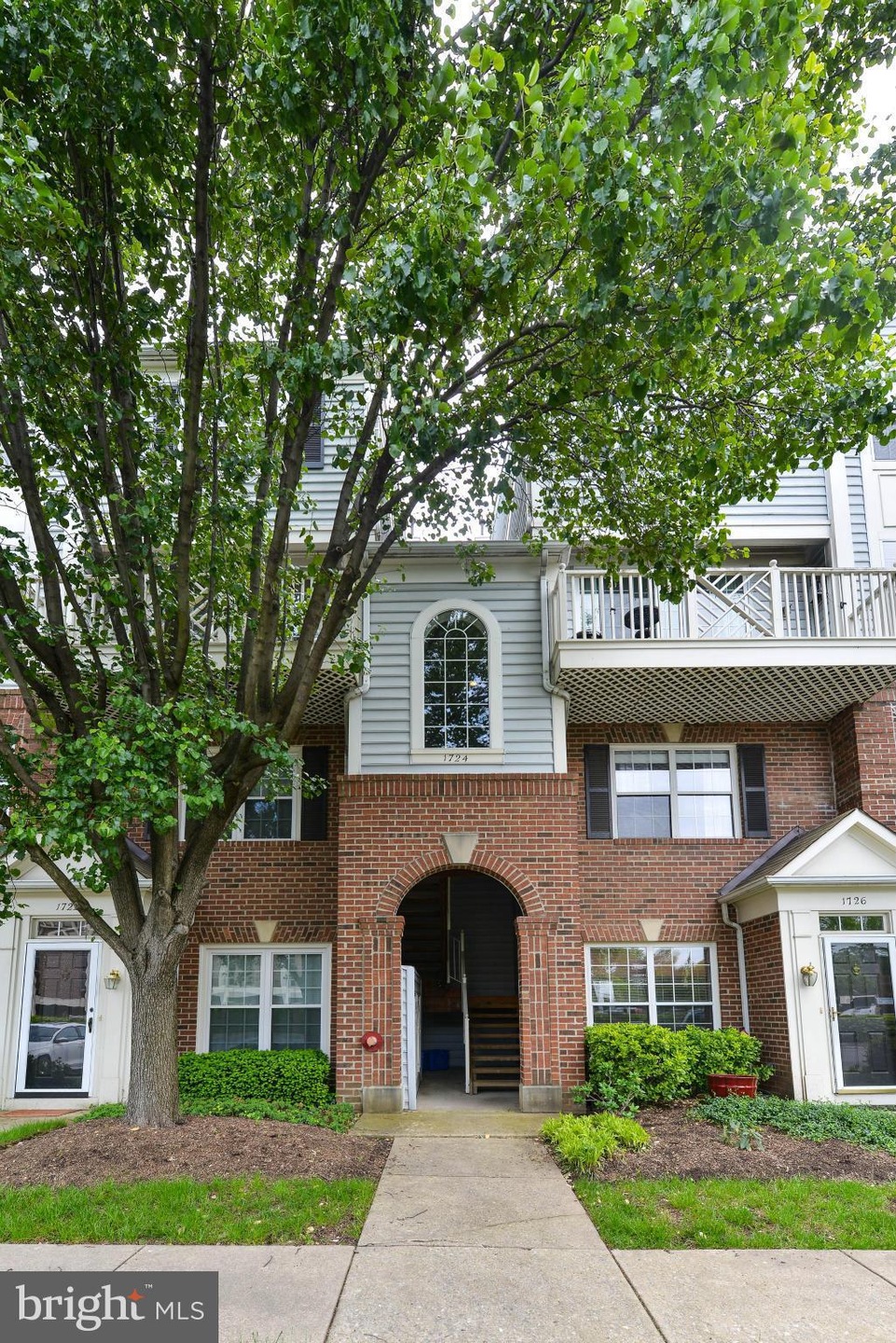 1724 Osage St unit 301, Alexandria, VA 22302 - photo 1