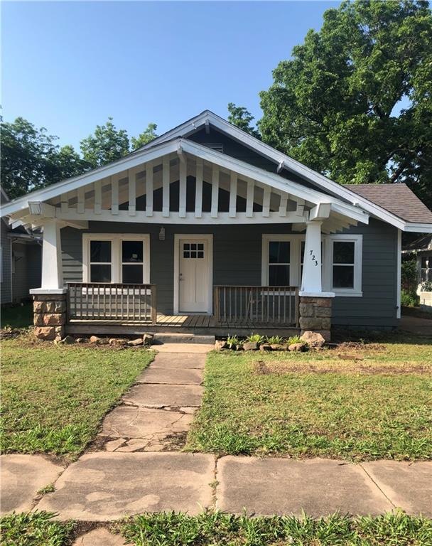 Front view/porch