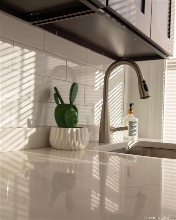 291 Colman St, New London, CT 06320 - photo 1