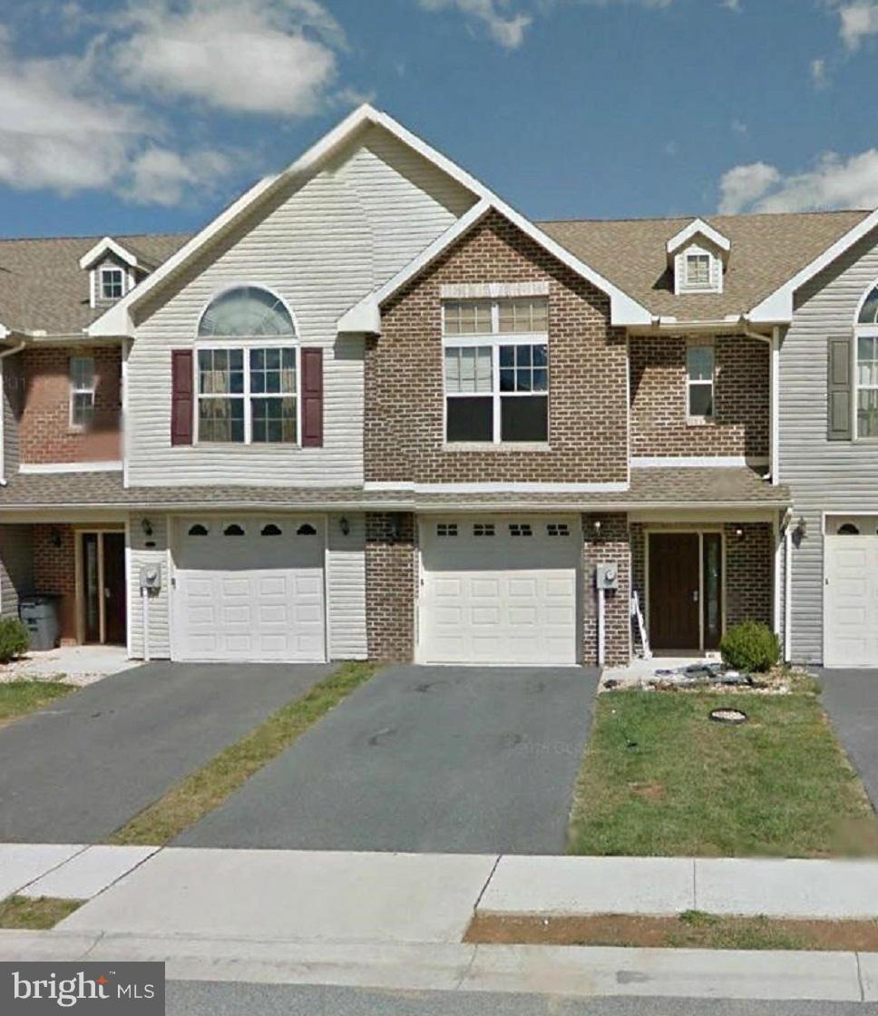 2033 Clinton Ave, Chambersburg, PA 17201 - photo 1