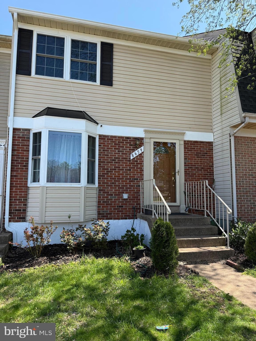 8659 Point of Woods Dr, Manassas, VA 20110 - photo 1