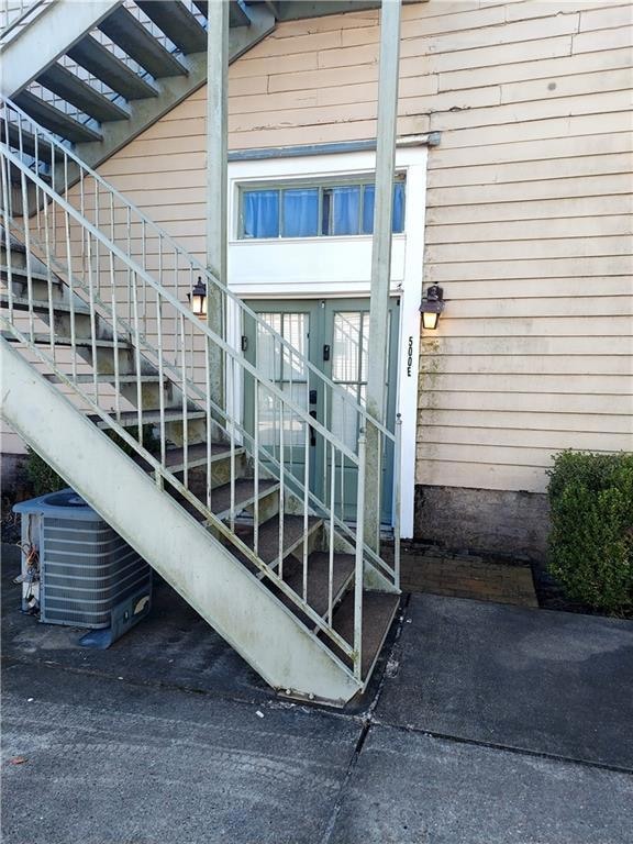 500 Pelican Ave unit E, New Orleans, LA 70114 - photo 1