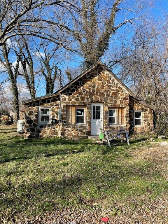 112 W Thurman St, Prairie Grove, AR 72753 - photo 1