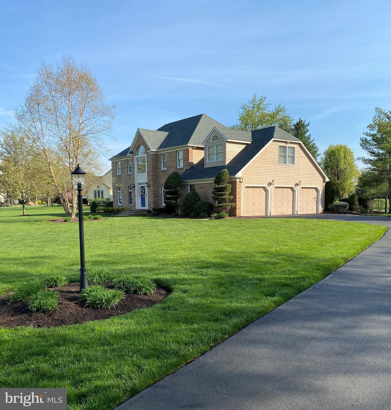 637 N Saratoga Dr, Moorestown, NJ 08057 - photo 1