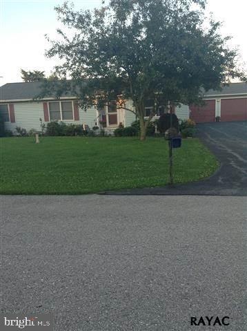 16 Easy St unit 3, Littlestown, PA 17340 - photo 1