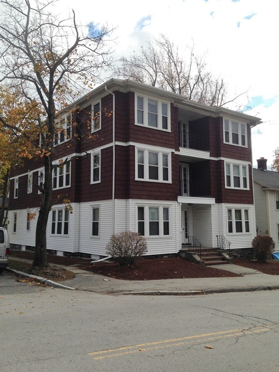 154 Lovell St unit 3L, Worcester, MA 01603 - photo 1