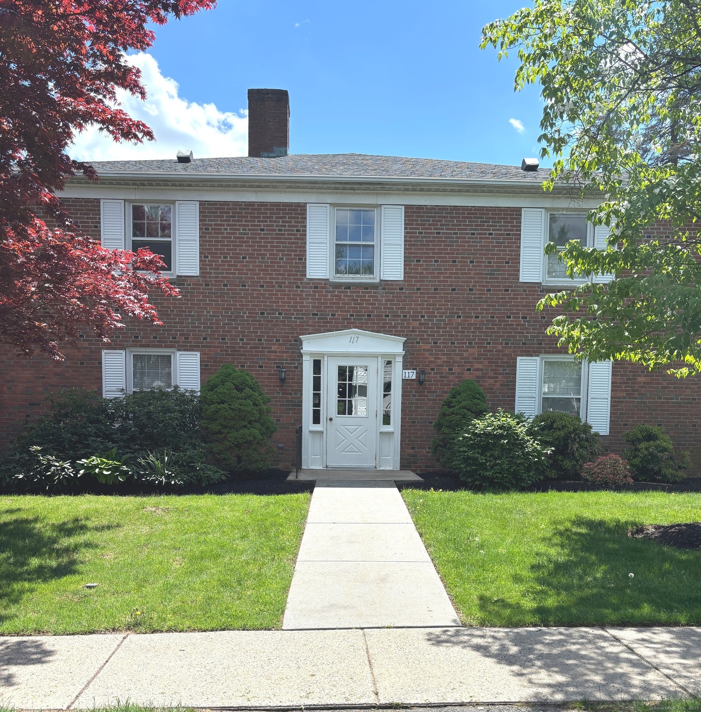 117 Shadow Ln unit B2, West Hartford, CT 06110 - photo 1