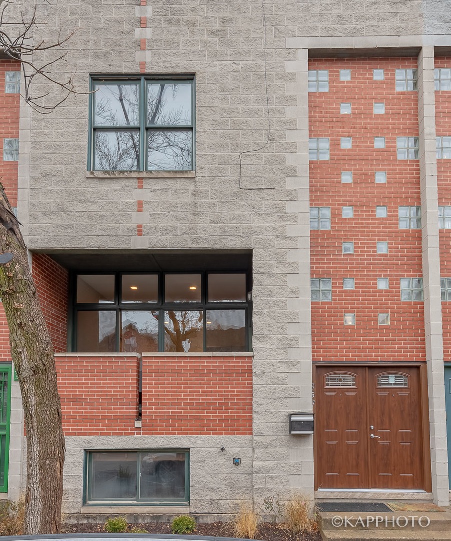 957 N Honore St, Chicago, IL 60622 - photo 1
