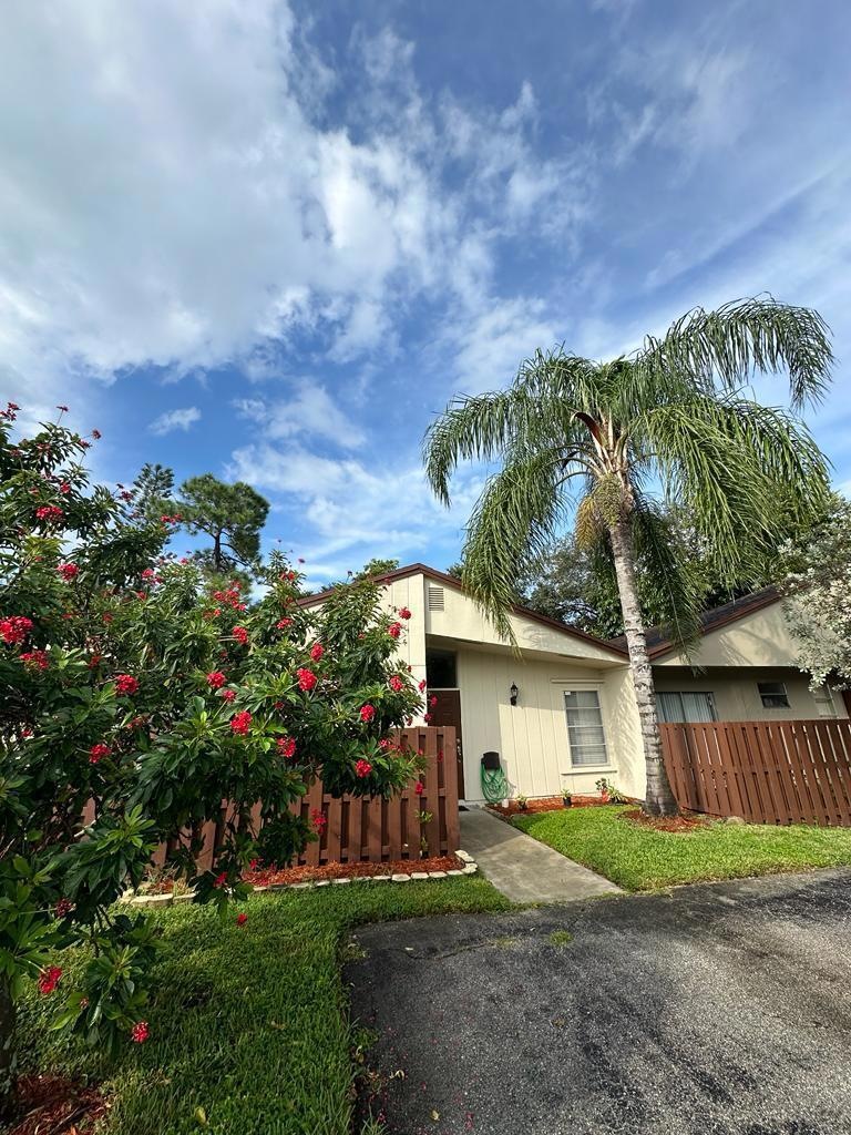 22543 Vistawood Way, Boca Raton, FL 33428 - photo 1