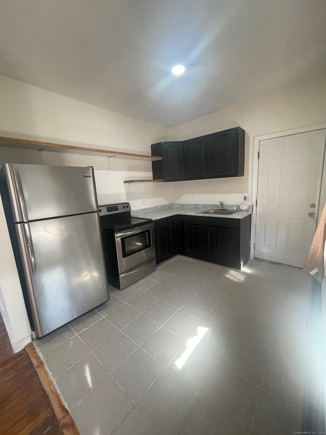 8 Emmons Place unit 1, New Britain, CT 06052 - photo 1